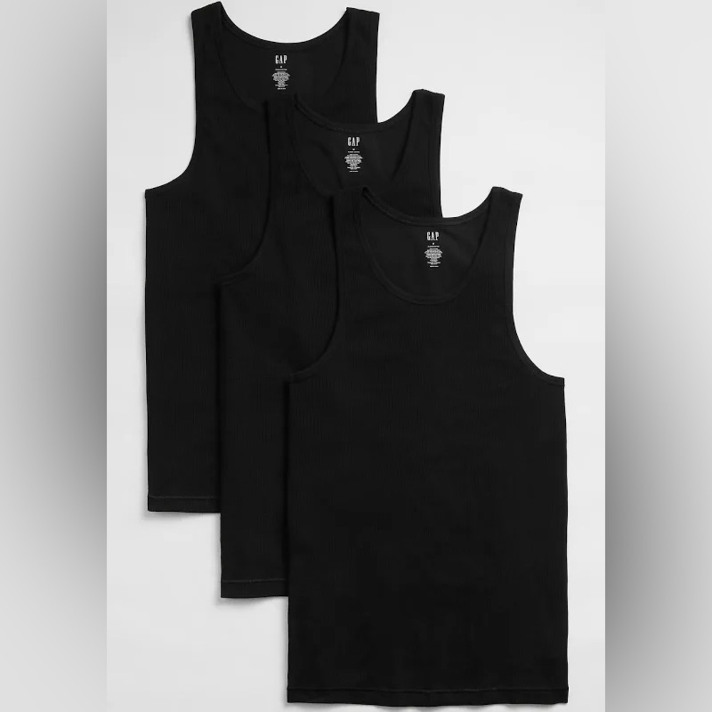 Never opened GAP multi pack mens tanks pack size L